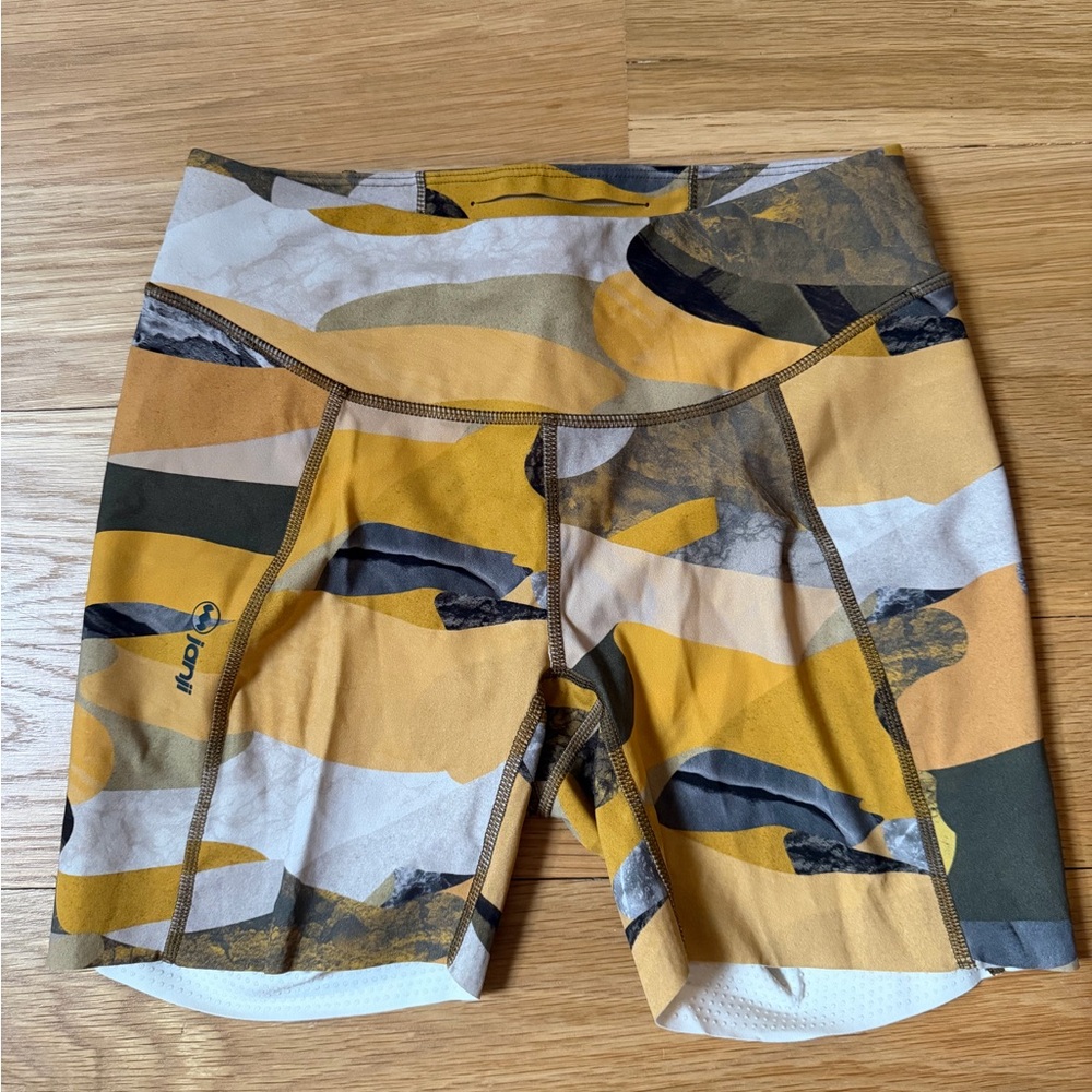 Janji 5” Pace Shorts Dunescape Size Small
